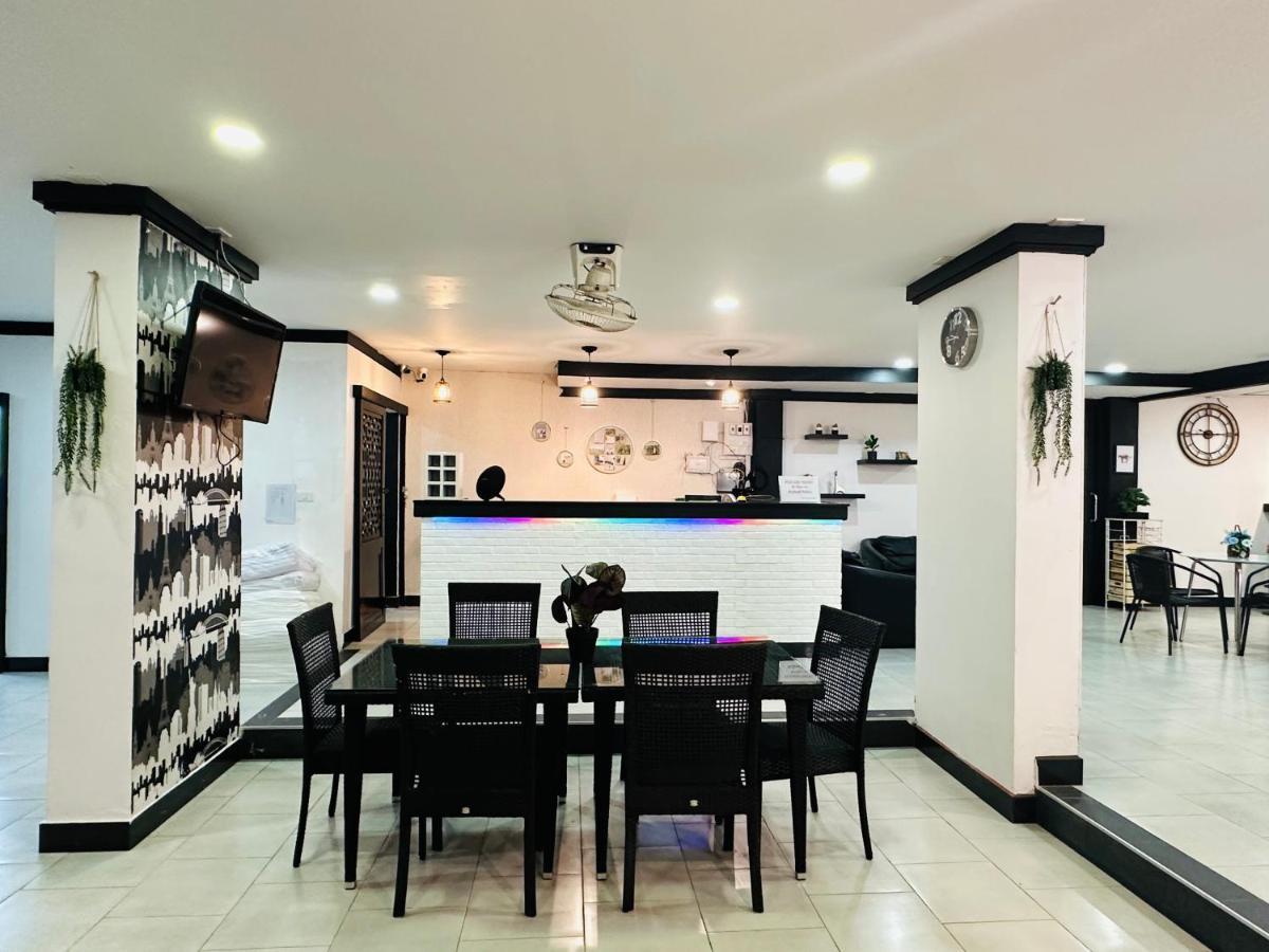 Beachwalk Hotel Patong Exterior photo