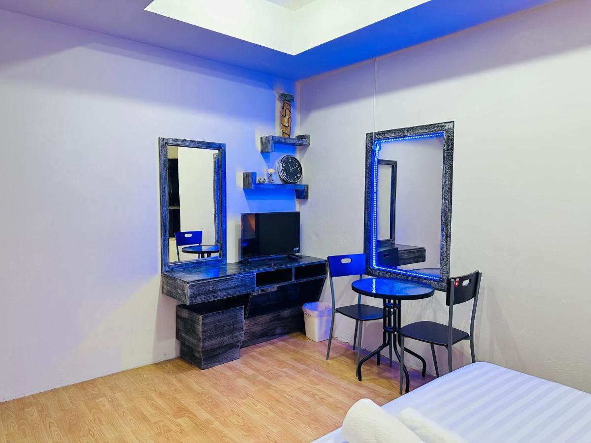 Beachwalk Hotel Patong Exterior photo