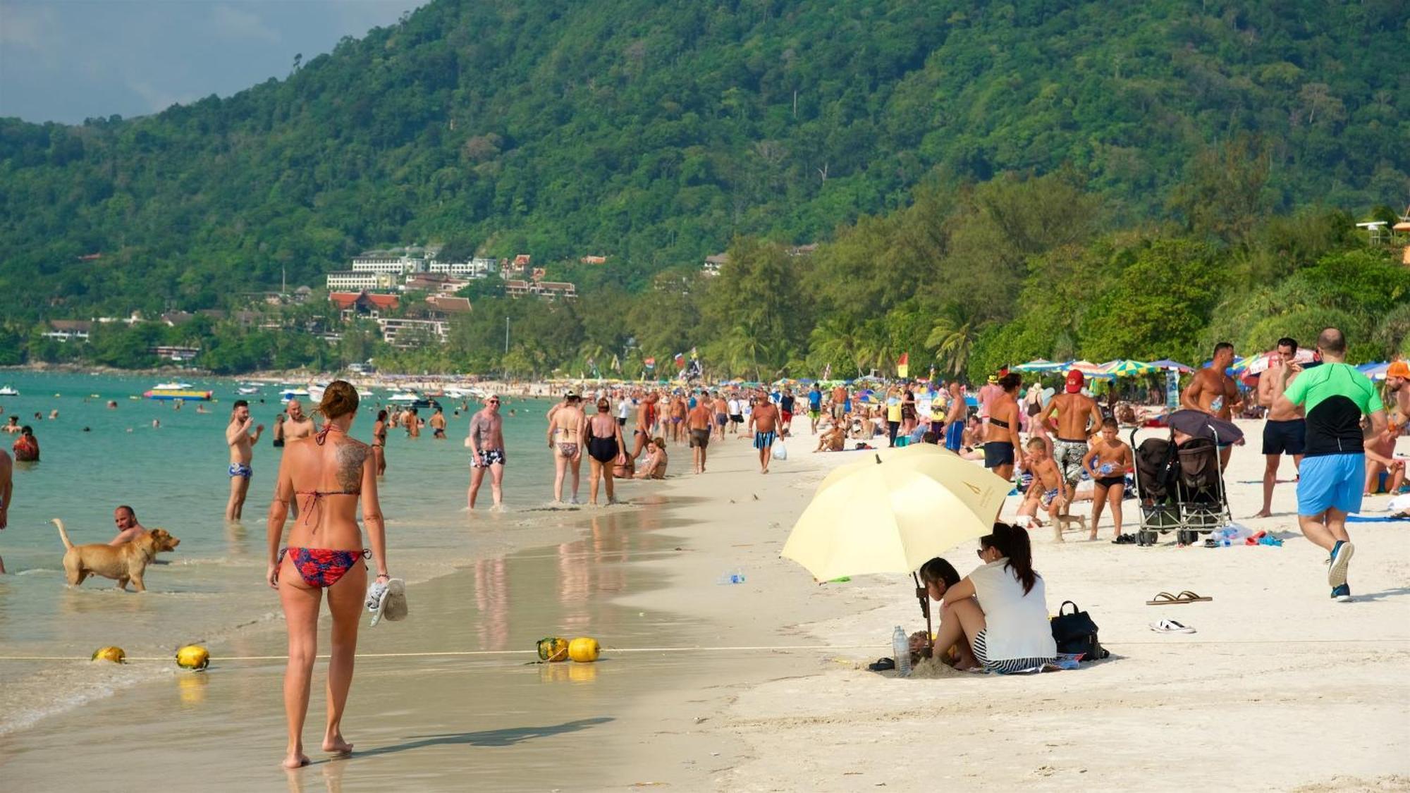 Beachwalk Hotel Patong Exterior photo